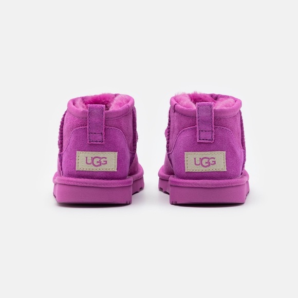 NWT UGG Classic Ultra Mini Boots! - Picture 5 of 15
